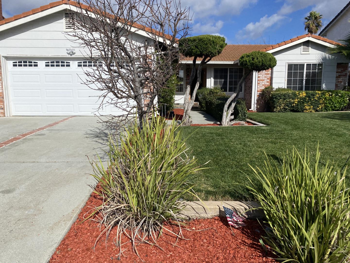 Neighborhood Neighborhood-28