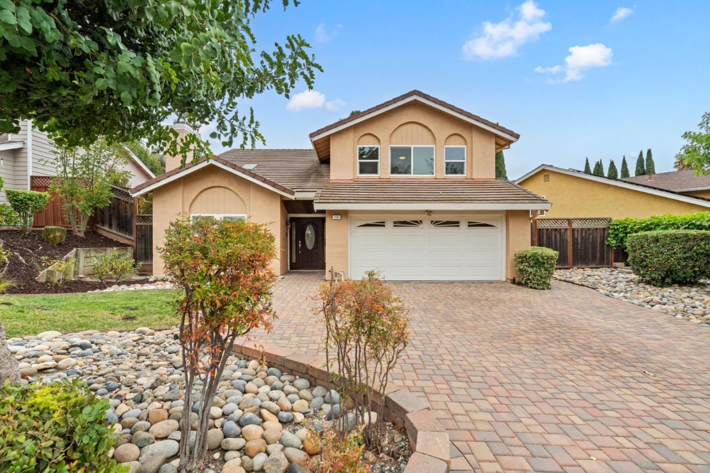 Neighborhood Neighborhood-74