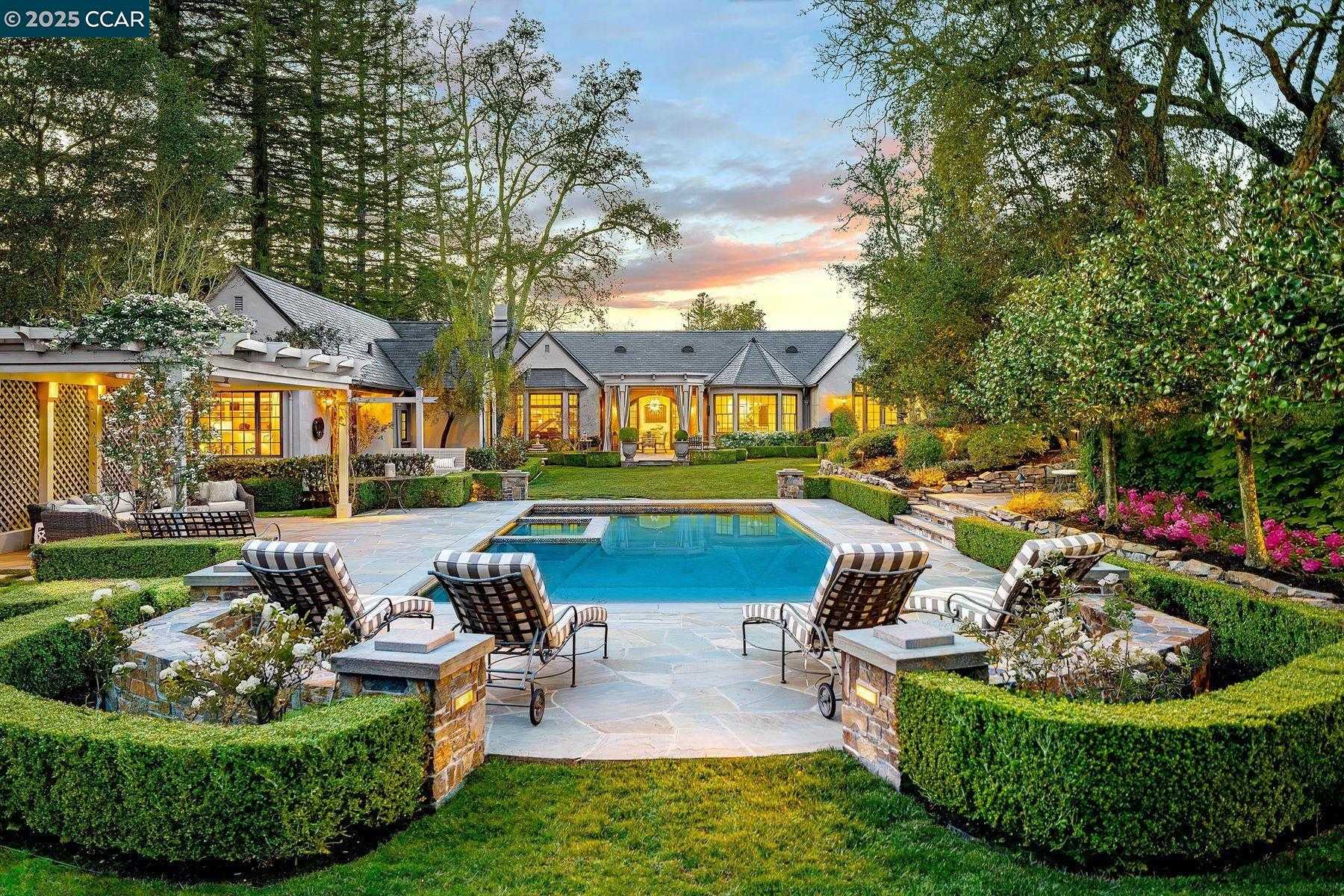 Neighborhood Neighborhood-5