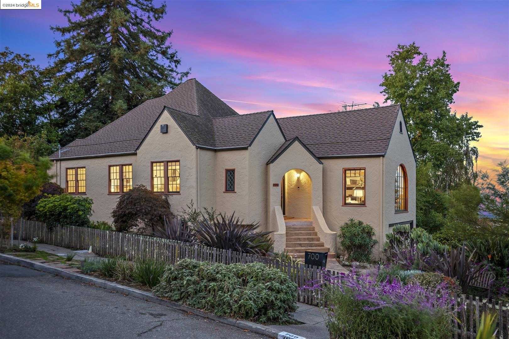 Neighborhood Neighborhood-30