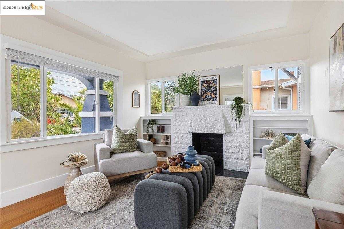 Neighborhood-18
