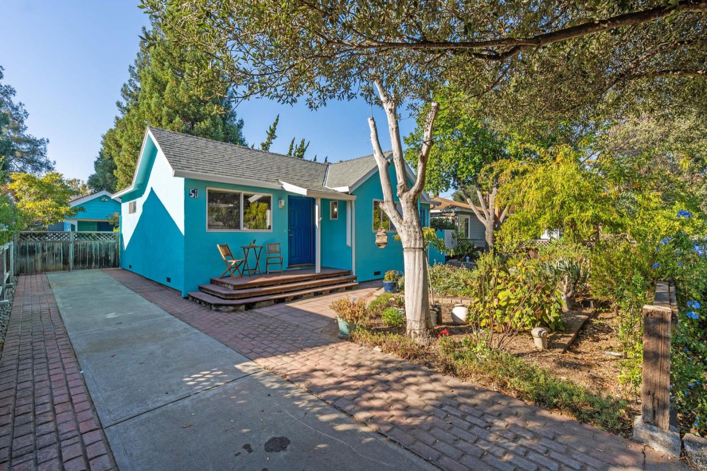 Neighborhood Neighborhood-94