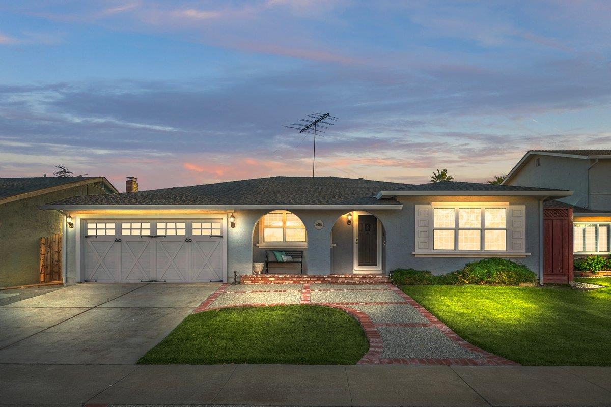 Neighborhood Neighborhood-20