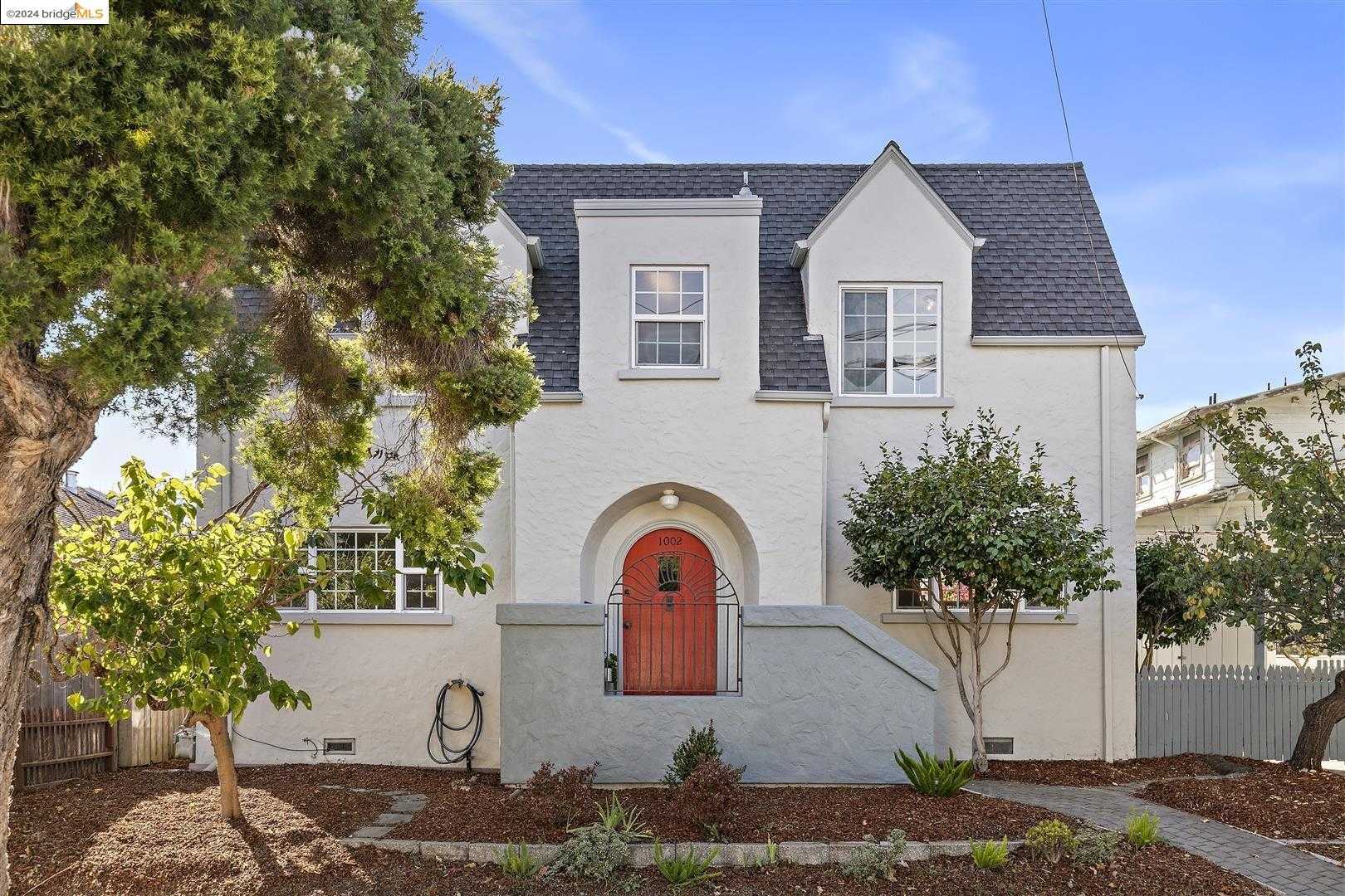 Neighborhood Neighborhood-10