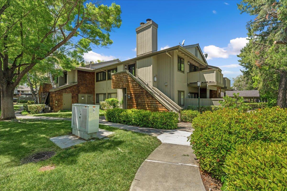 Neighborhood Neighborhood-74