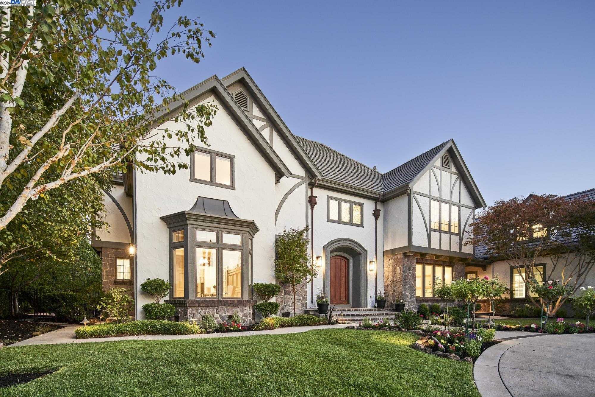 Neighborhood Neighborhood-15