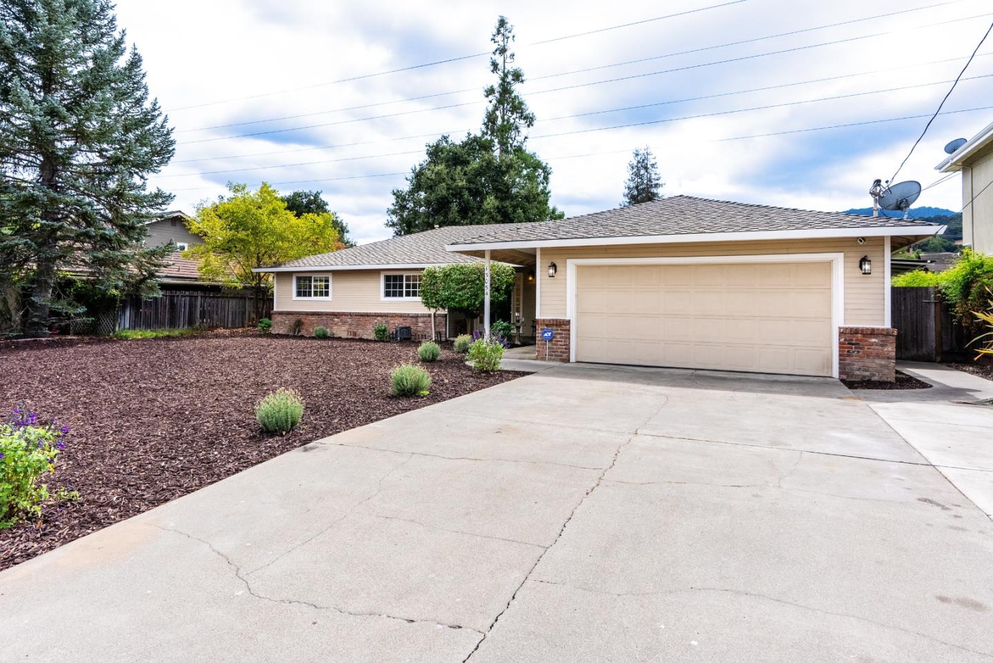 Neighborhood Neighborhood-32