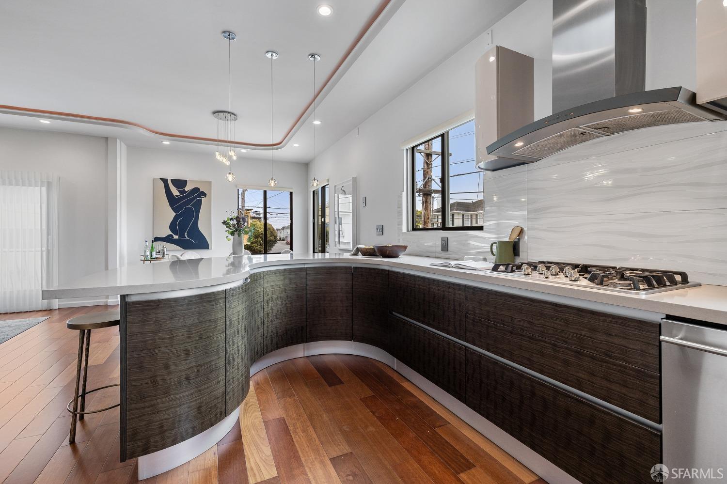 Neighborhood Neighborhood-139