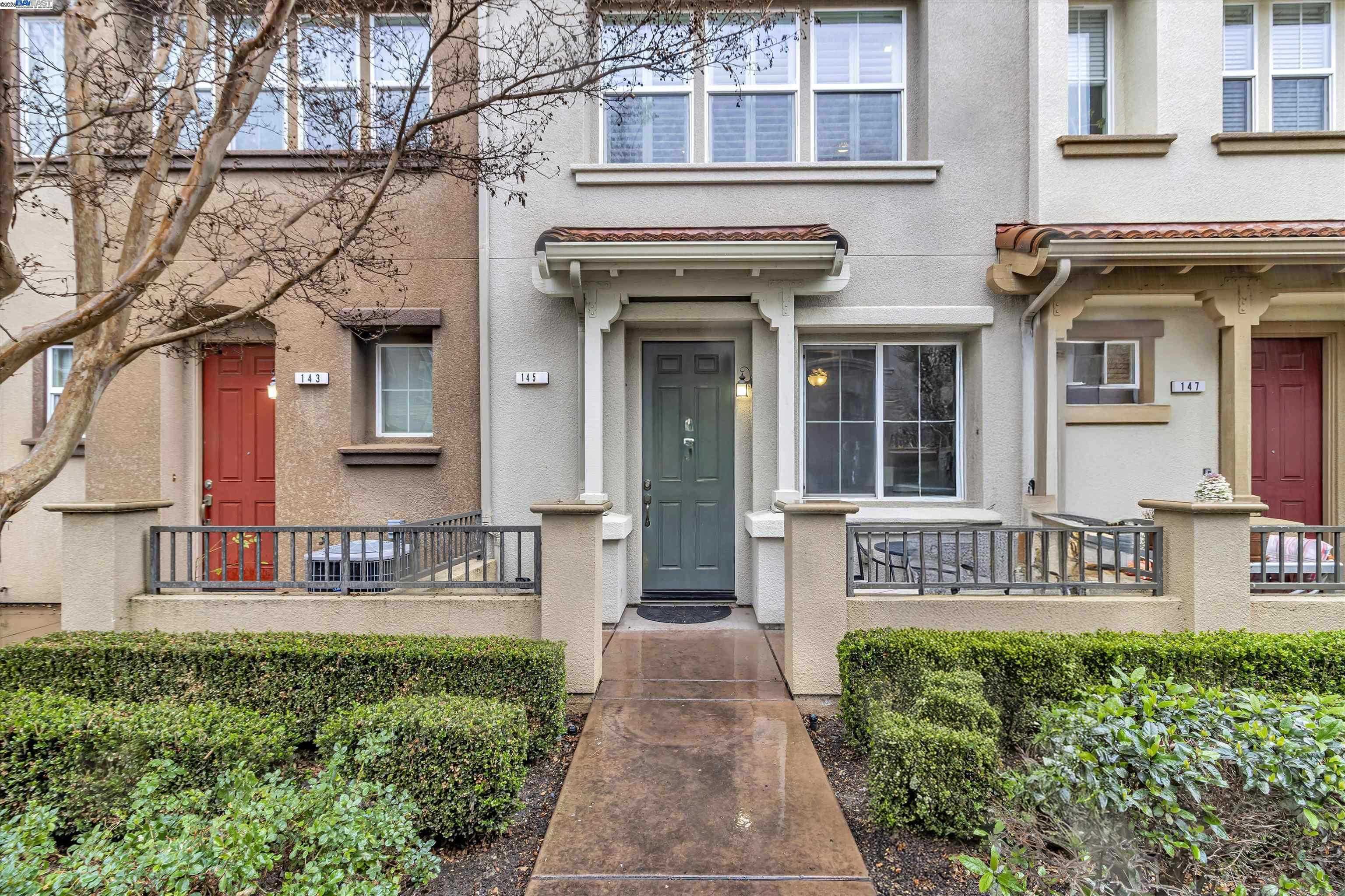 Neighborhood Neighborhood-19