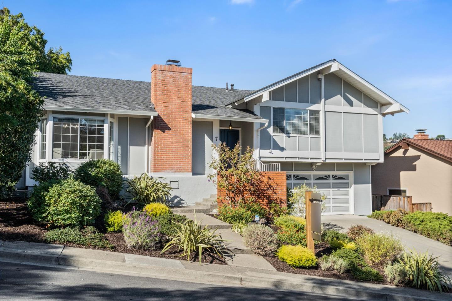 Neighborhood Neighborhood-44