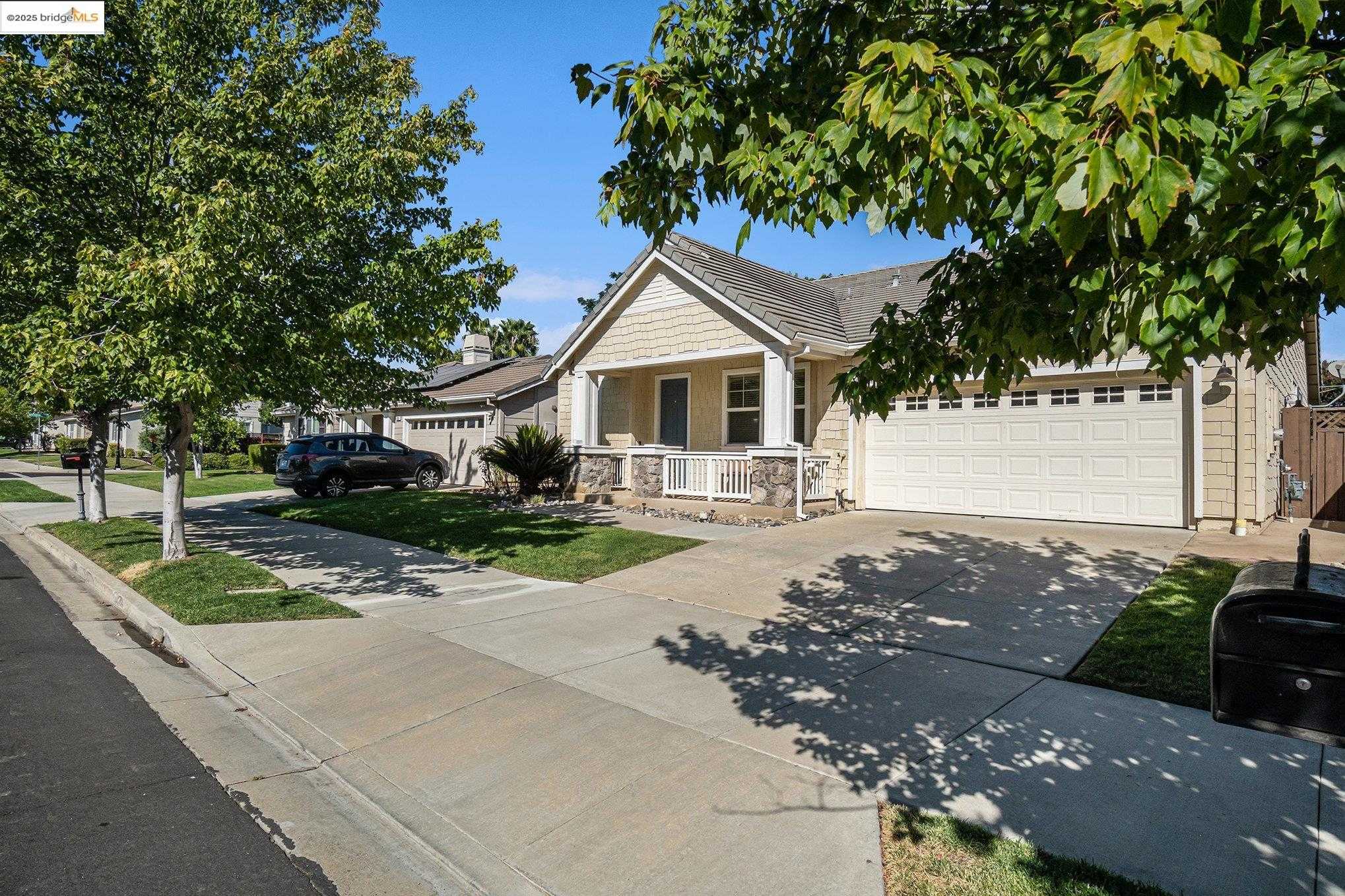 Neighborhood Neighborhood-20