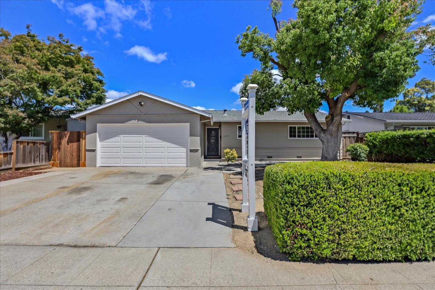 Neighborhood Neighborhood-76