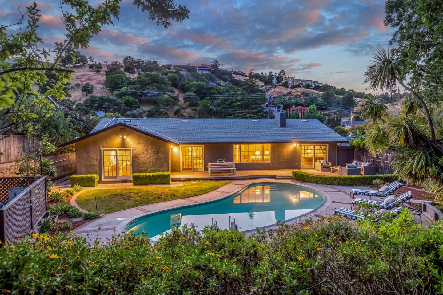 Neighborhood Neighborhood-43