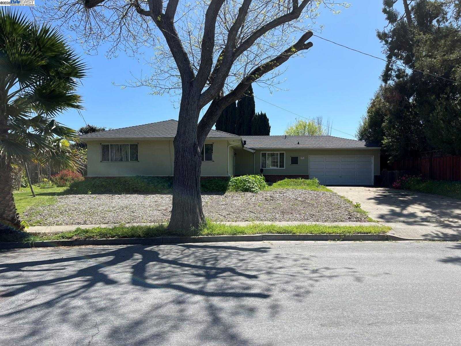 Neighborhood Neighborhood-24