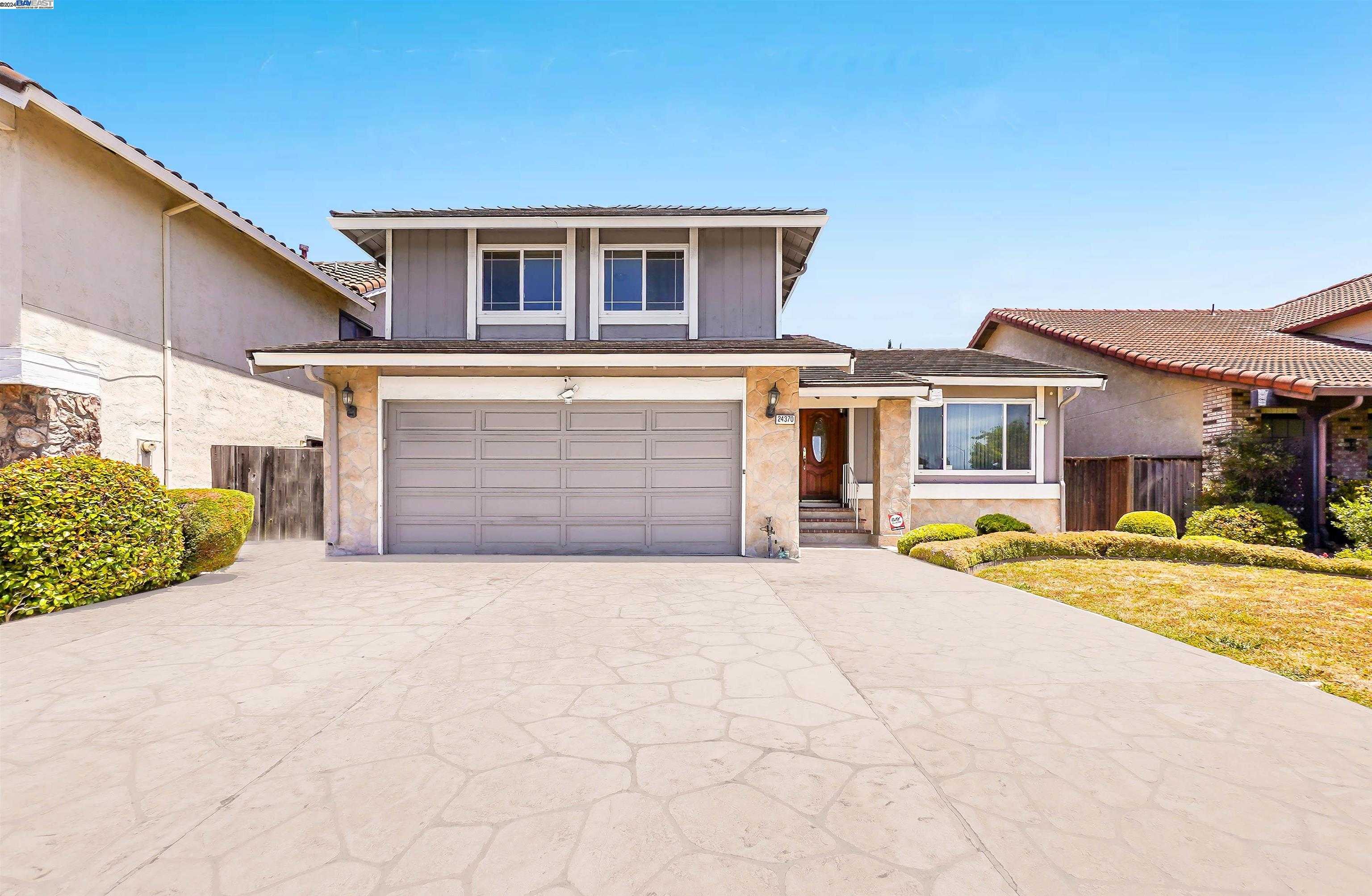 Neighborhood Neighborhood-16