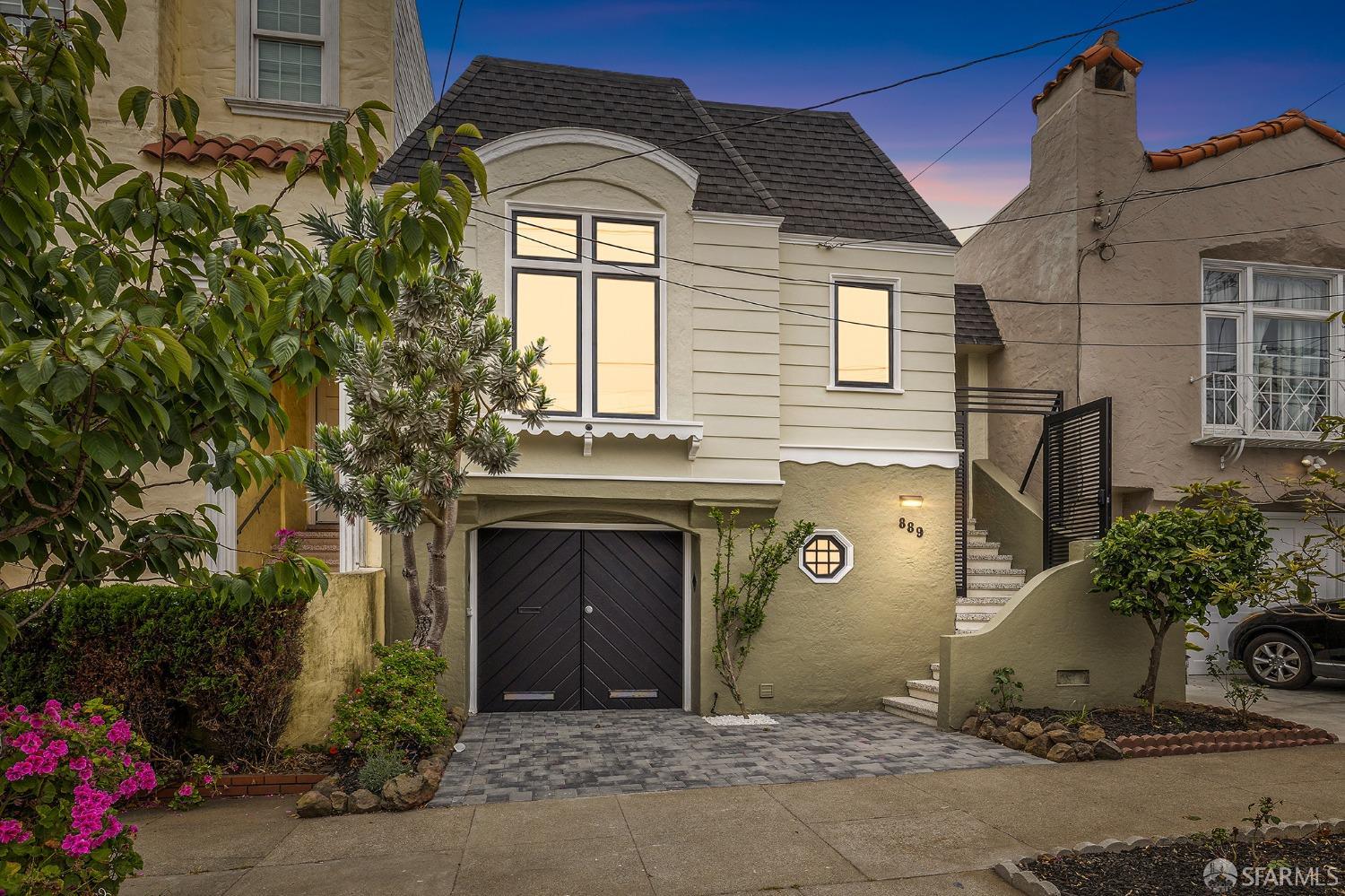 Neighborhood Neighborhood-136