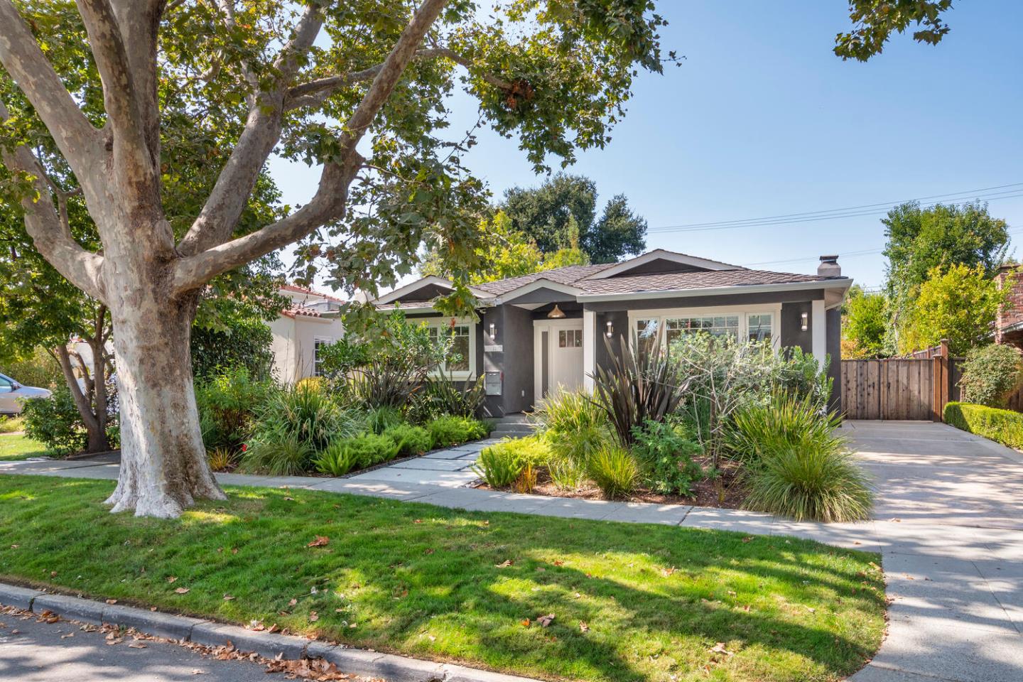 Neighborhood Neighborhood-8