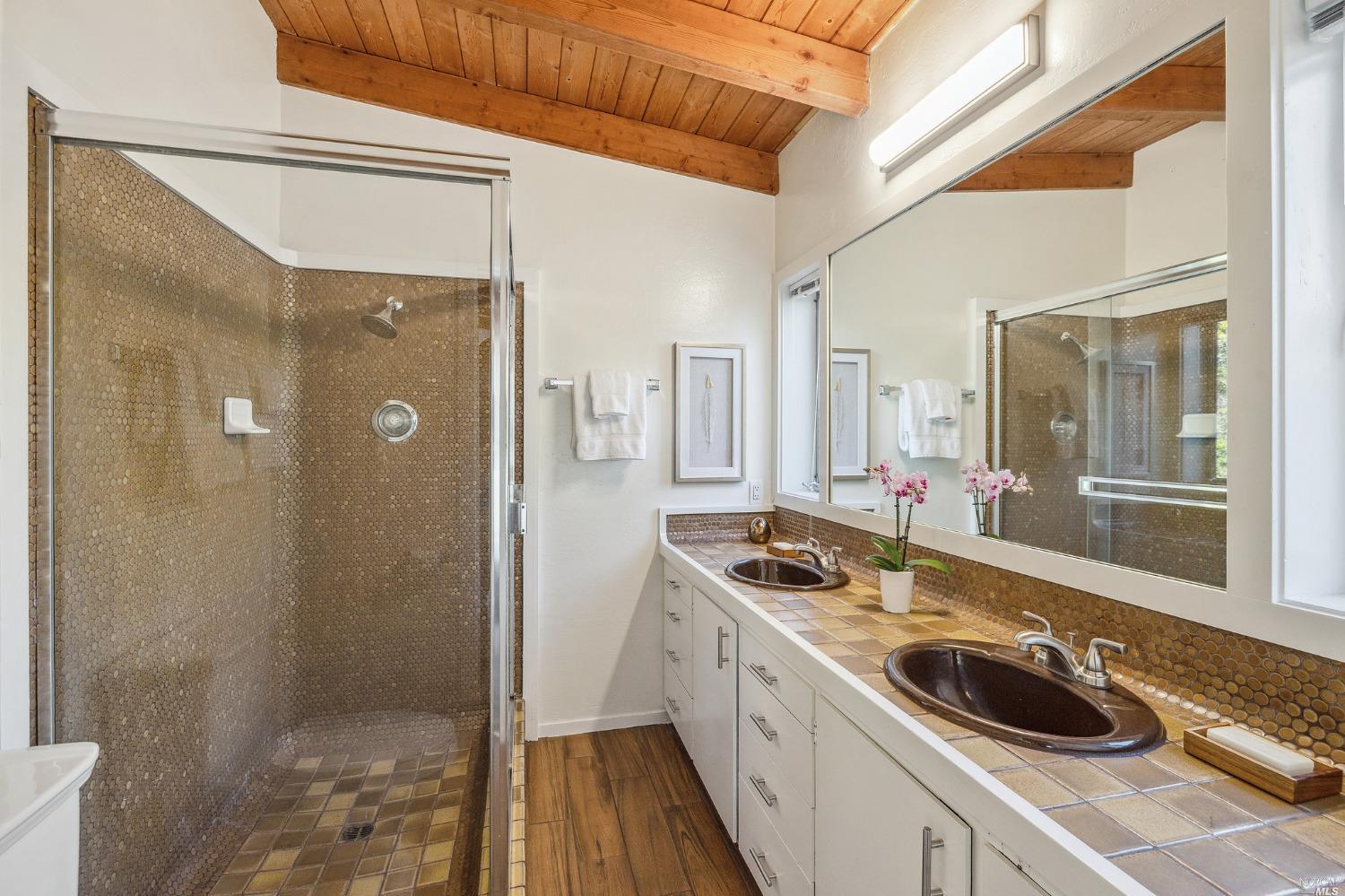 Neighborhood Neighborhood-4