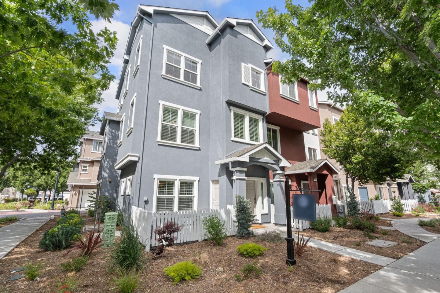 Neighborhood Neighborhood-45