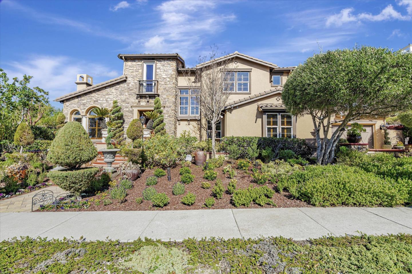 Neighborhood Neighborhood-32