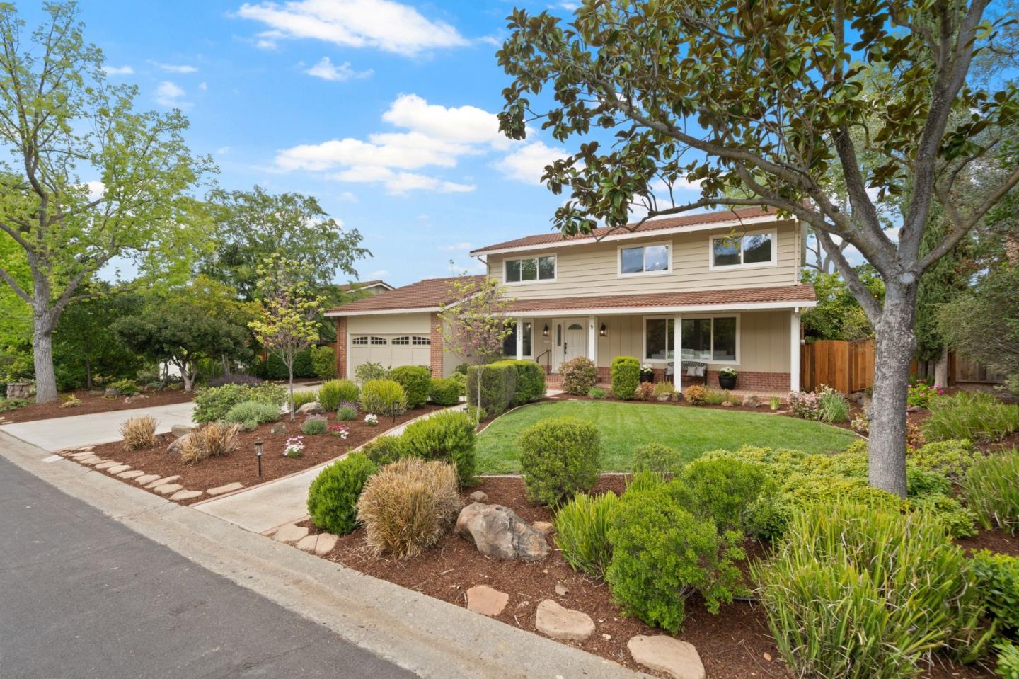 Neighborhood Neighborhood-1