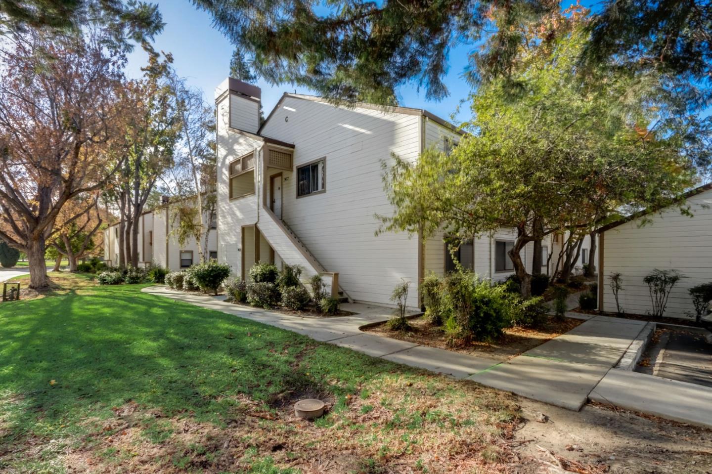 Neighborhood Neighborhood-77