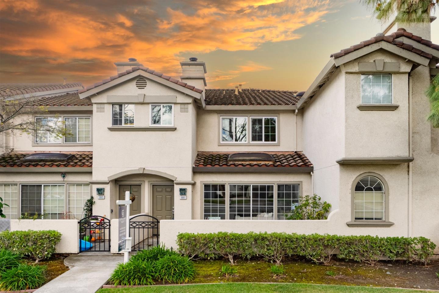 Neighborhood Neighborhood-68