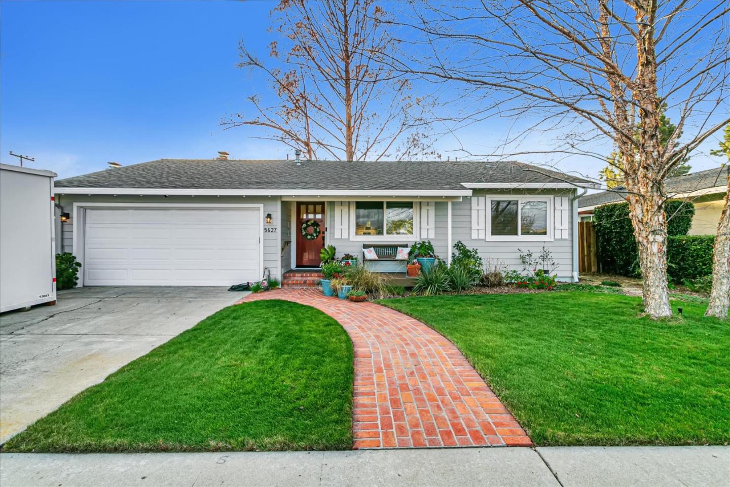 Neighborhood Neighborhood-27