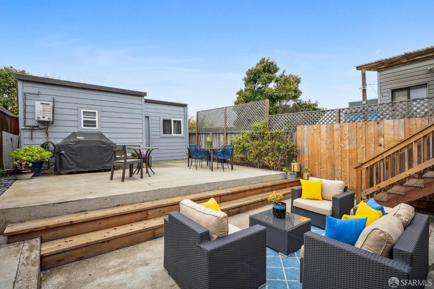 Neighborhood Neighborhood-3