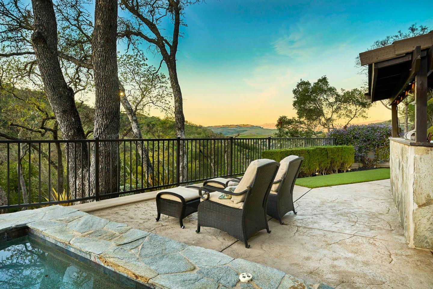 Neighborhood Neighborhood-70