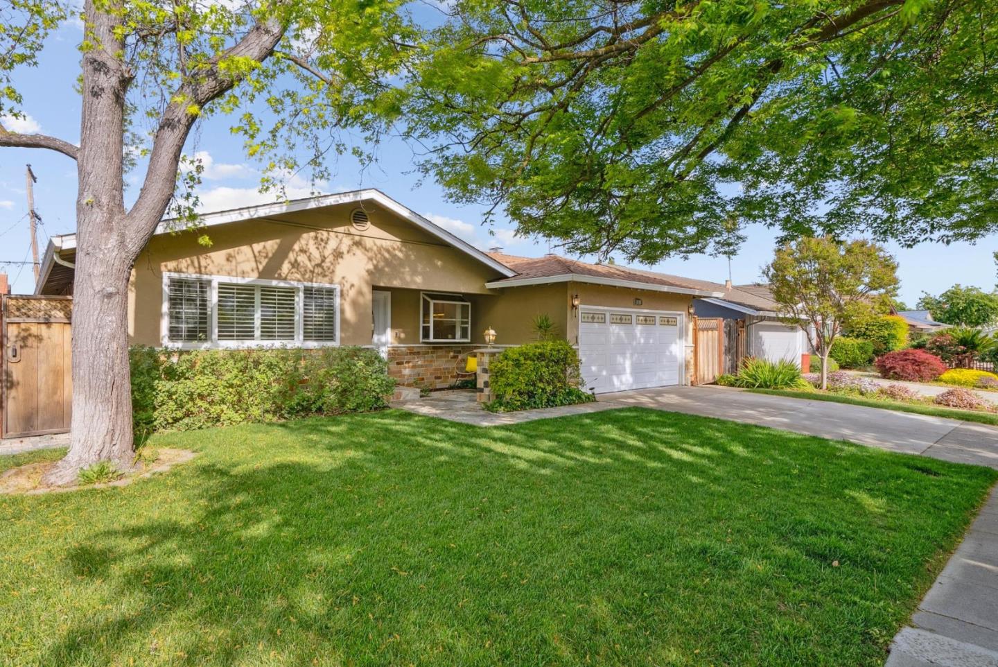 Neighborhood Neighborhood-8