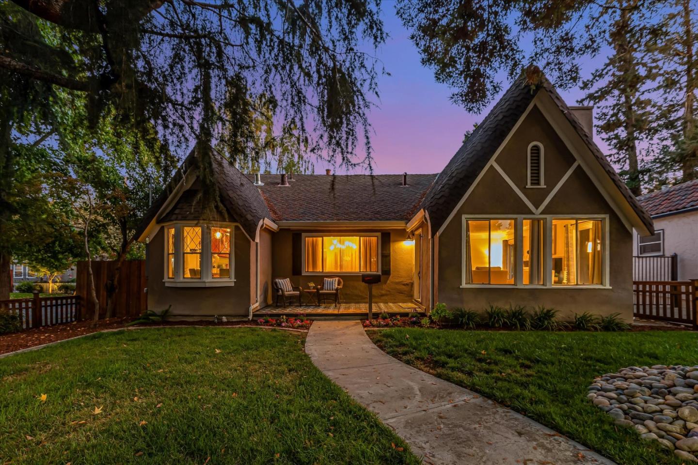 Neighborhood Neighborhood-49