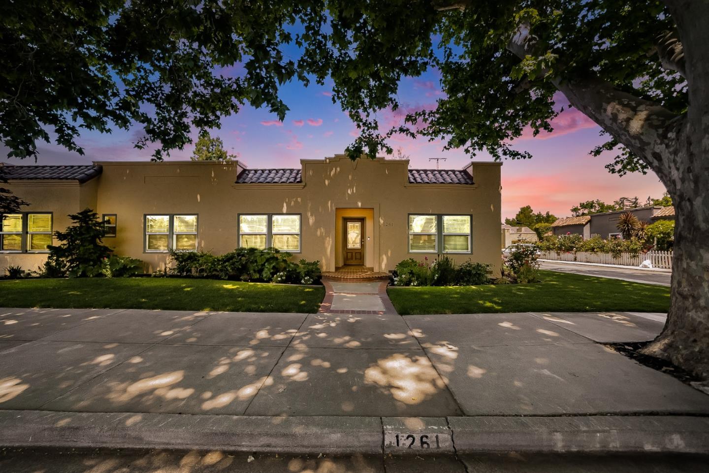 Neighborhood Neighborhood-38