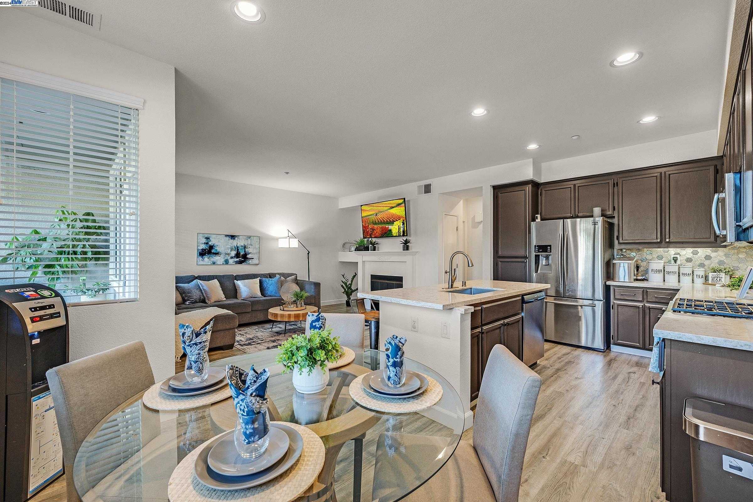 Neighborhood Neighborhood-30