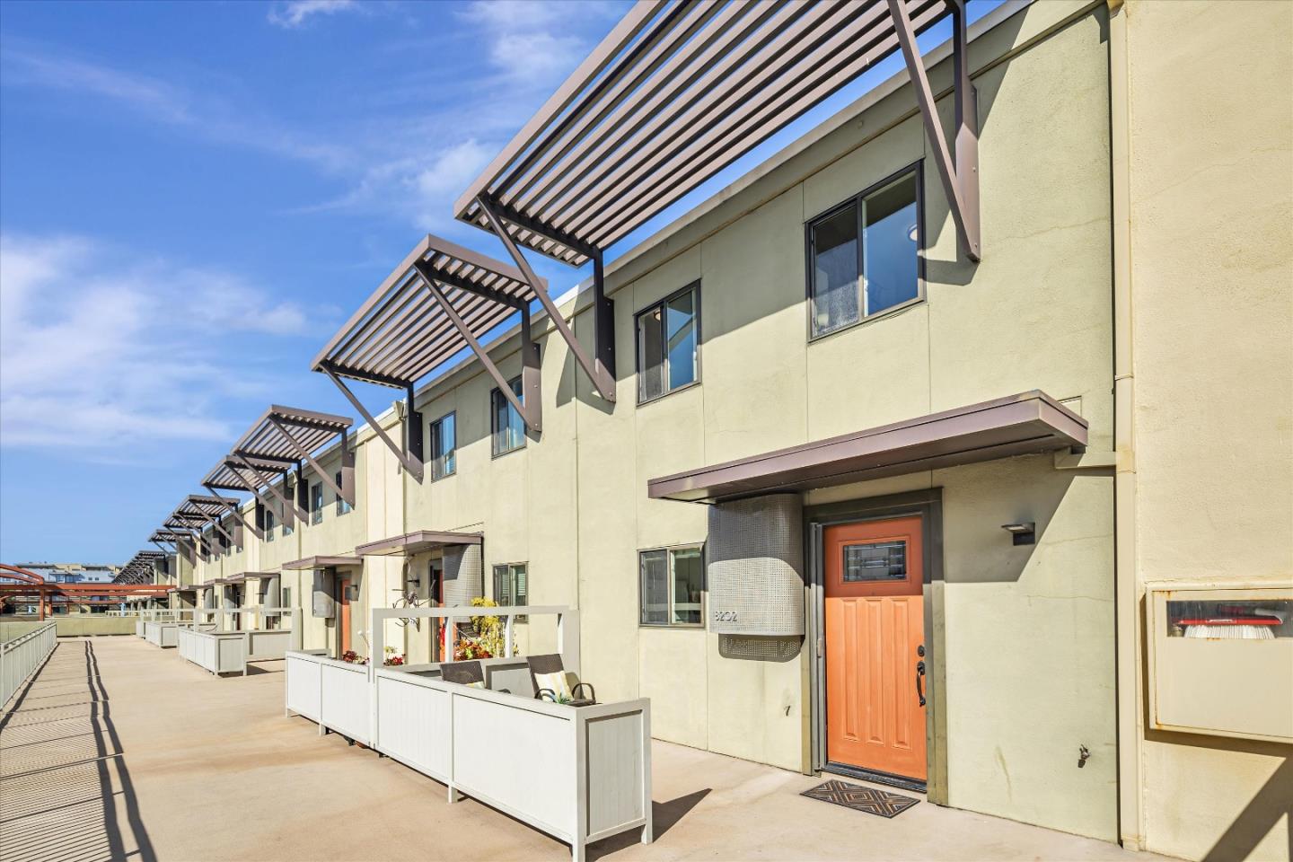 Neighborhood Neighborhood-20