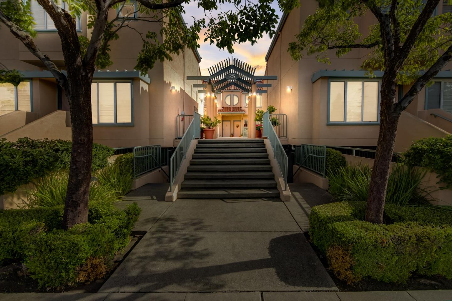 Neighborhood Neighborhood-104