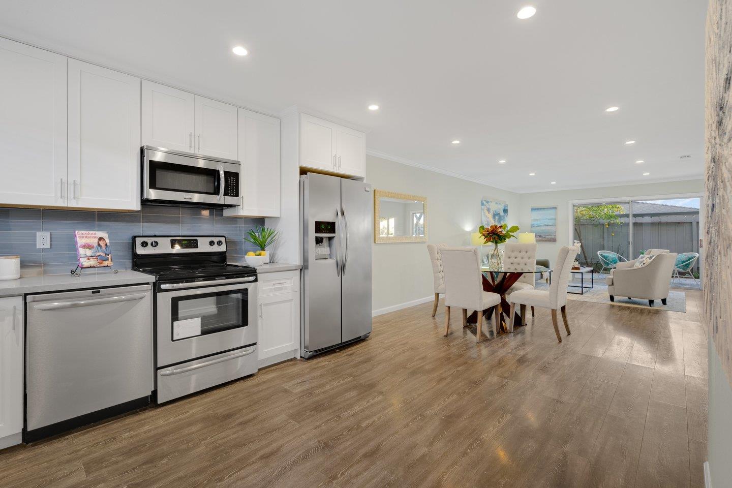 Neighborhood Neighborhood-94