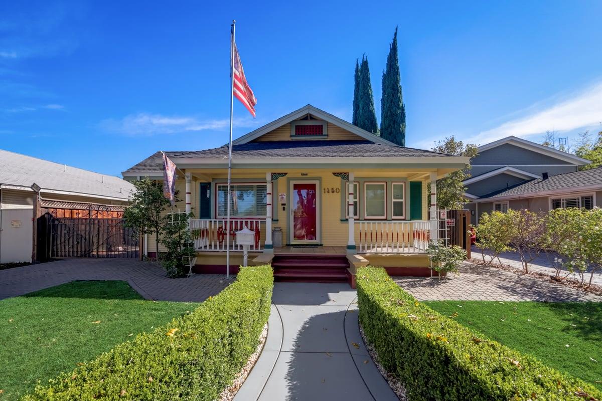 Neighborhood Neighborhood-118