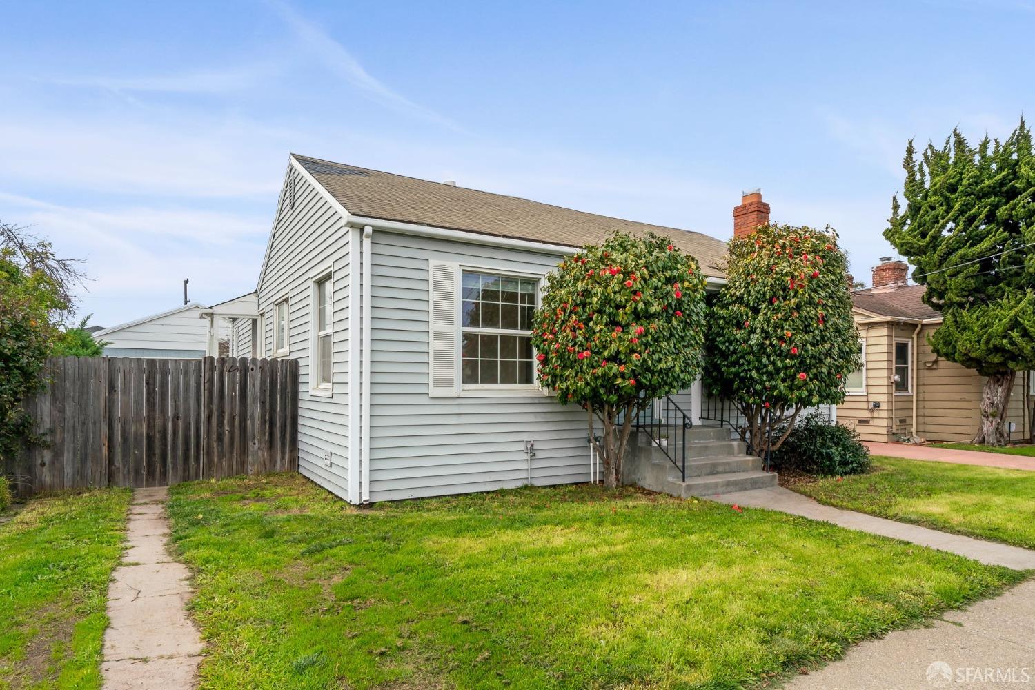 Neighborhood Neighborhood-20