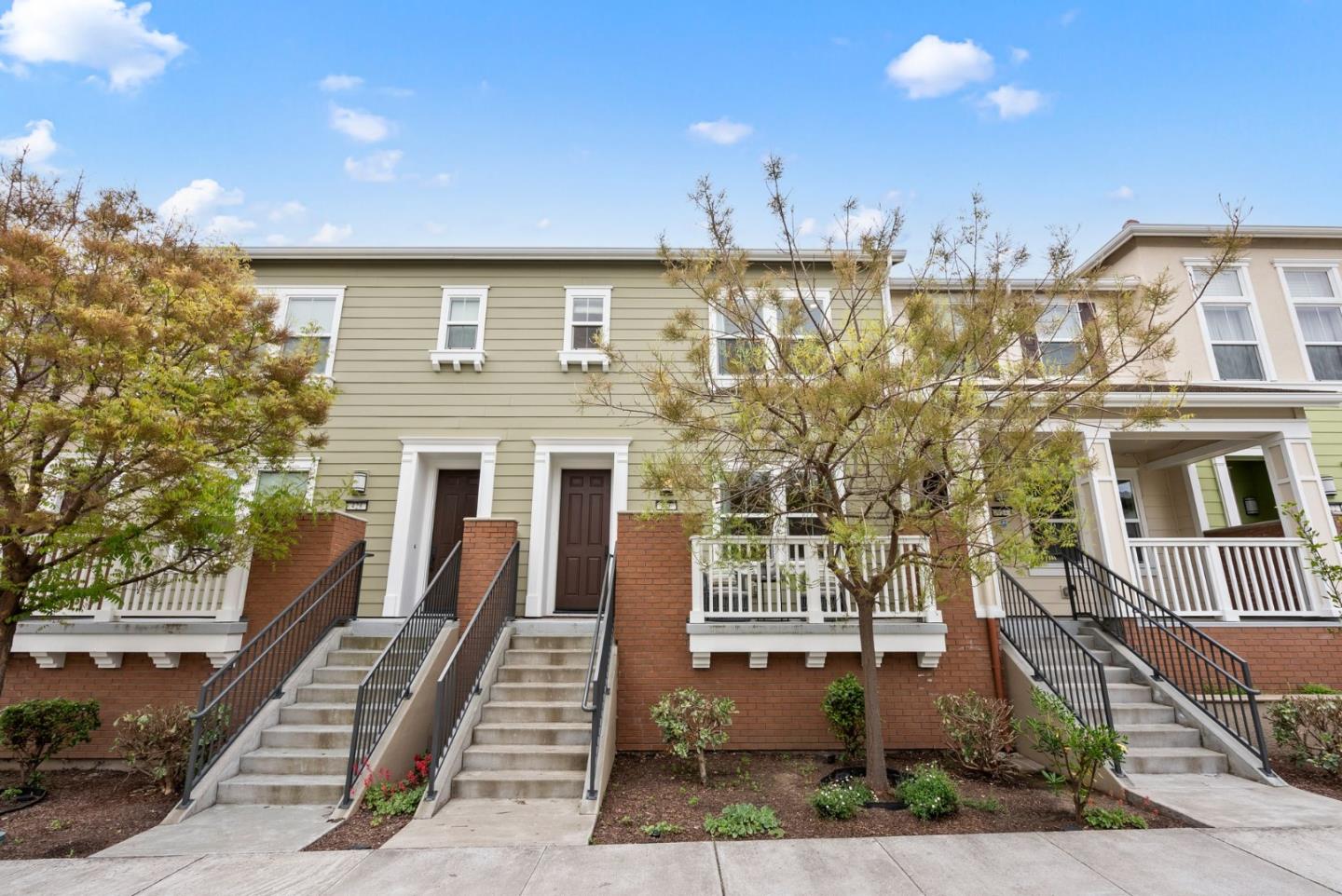 Neighborhood Neighborhood-74