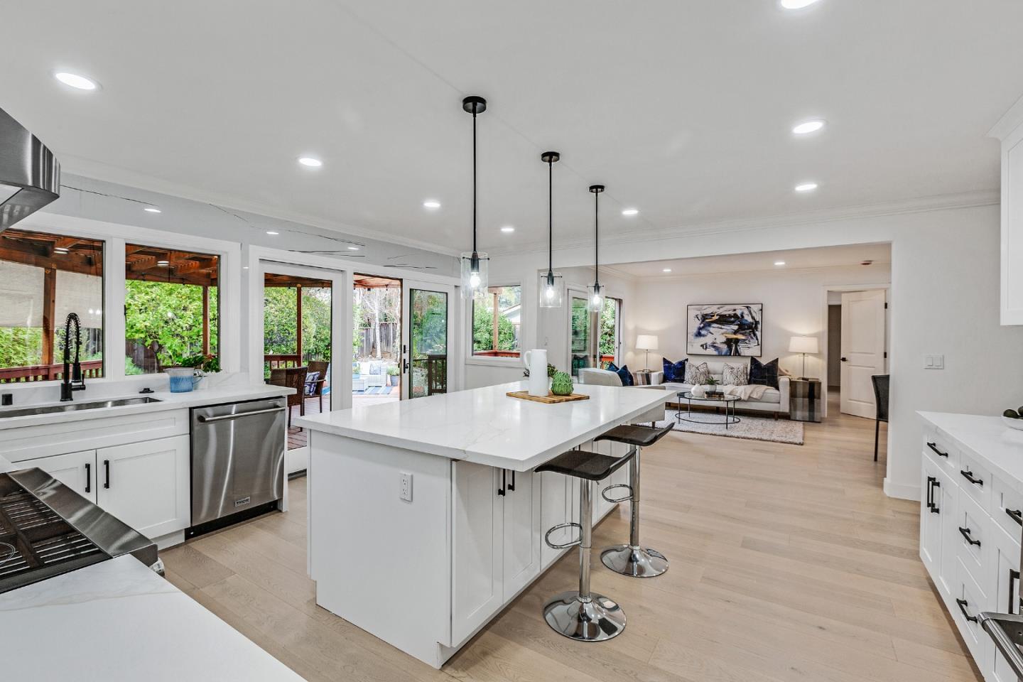 Neighborhood Neighborhood-4