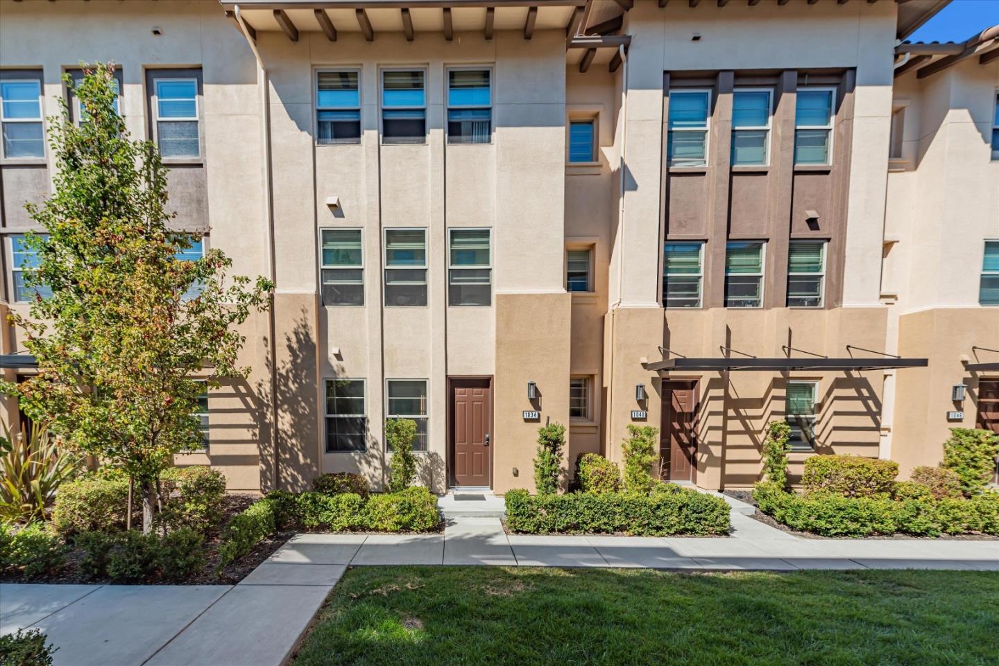 Neighborhood Neighborhood-41