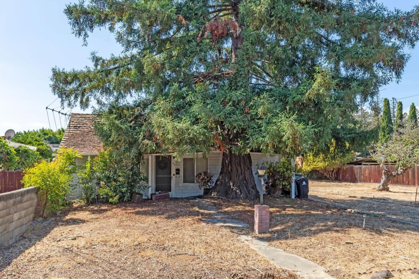 Neighborhood Neighborhood-10