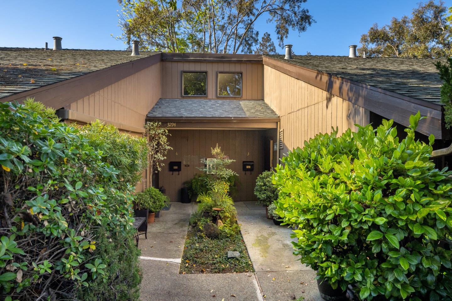 Neighborhood Neighborhood-99