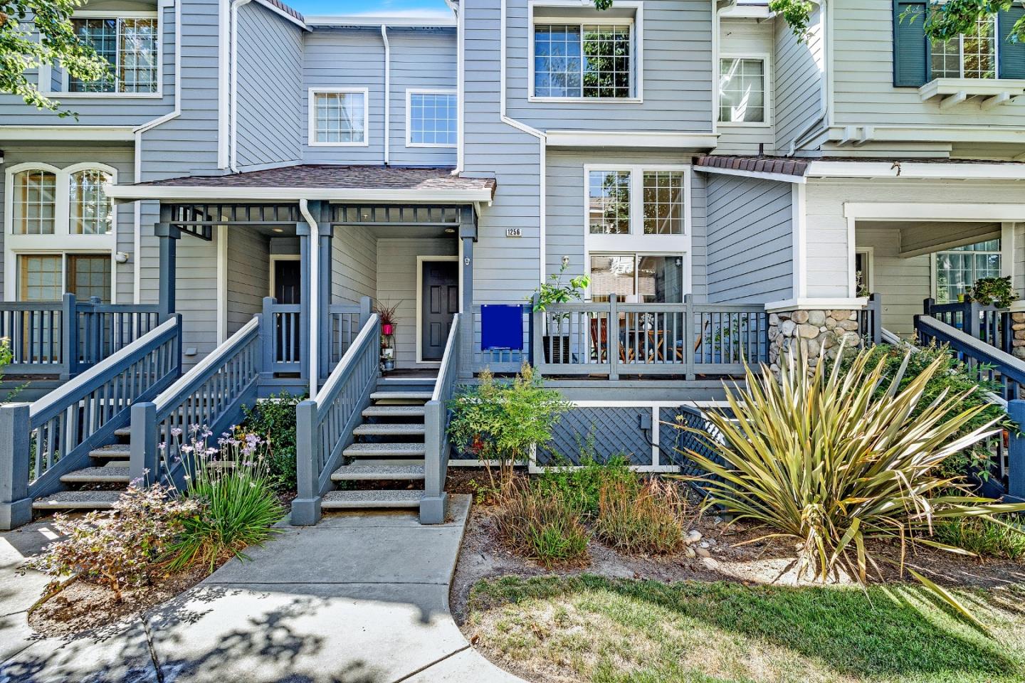 Neighborhood Neighborhood-4