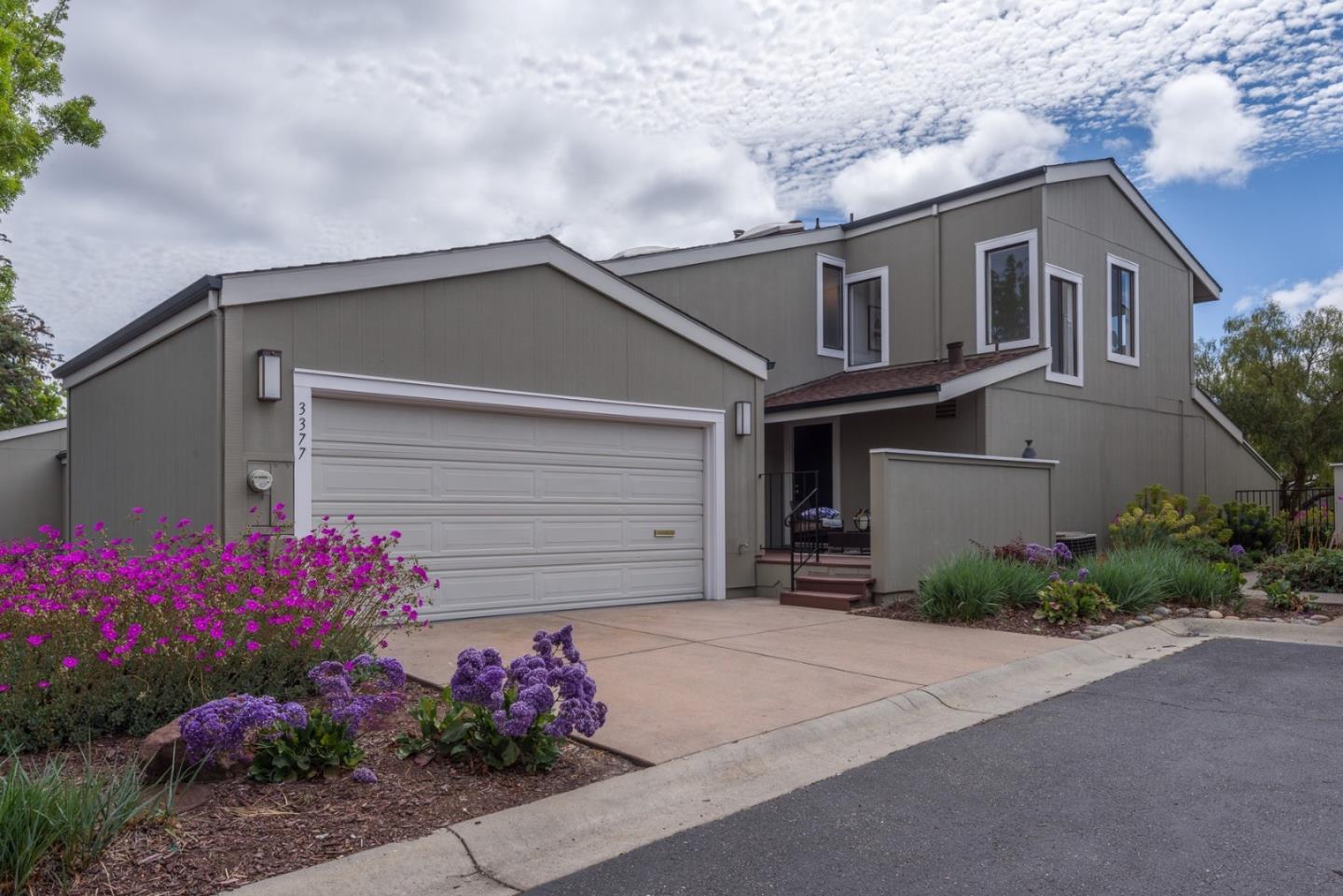 Neighborhood Neighborhood-64