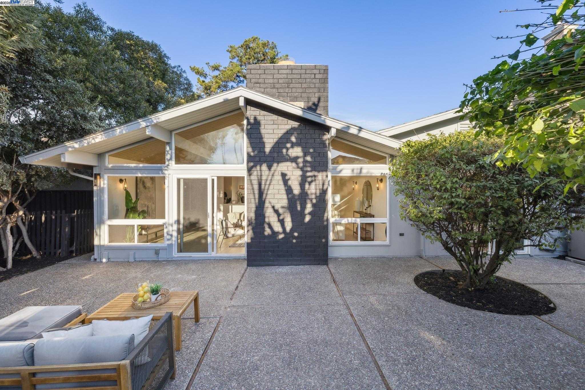 Neighborhood Neighborhood-3