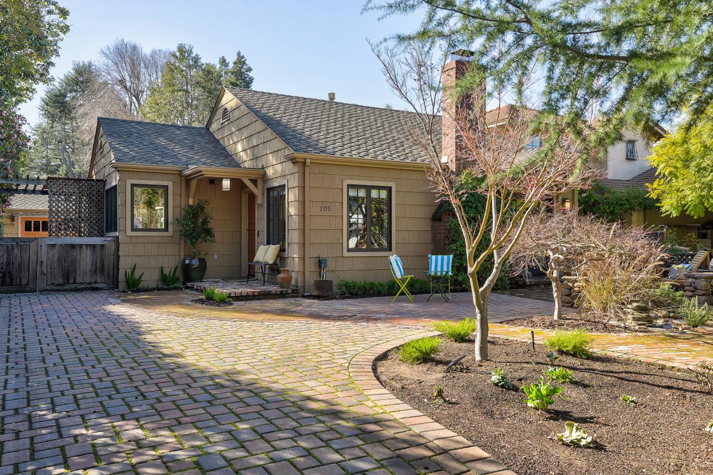 Neighborhood Neighborhood-65