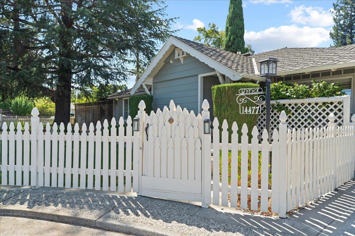 Neighborhood Neighborhood-15