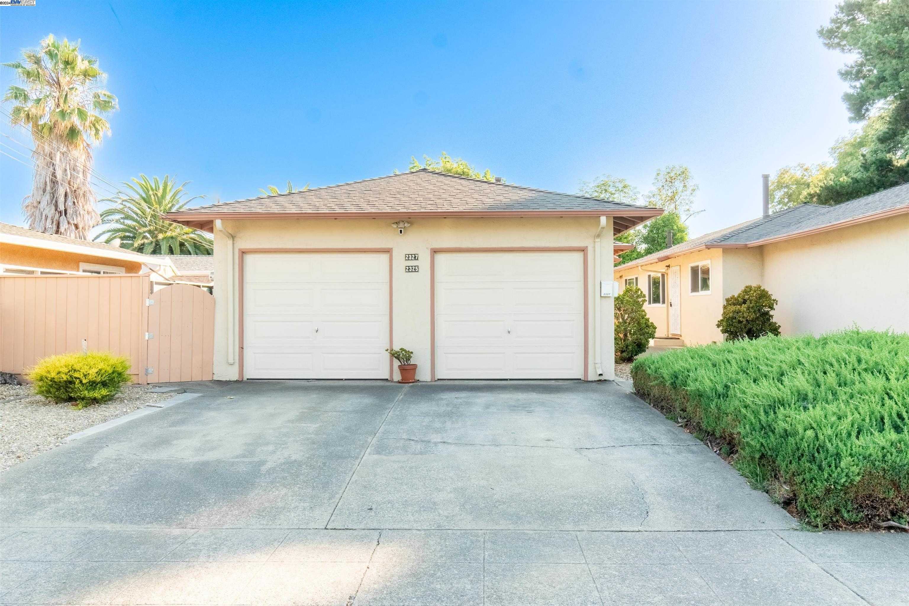 Neighborhood Neighborhood-15